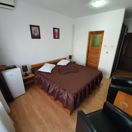 Brio בית הארחה אפורי נורד